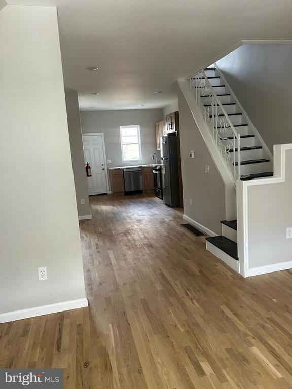 Primary Photo - 2234 S Hemberger St