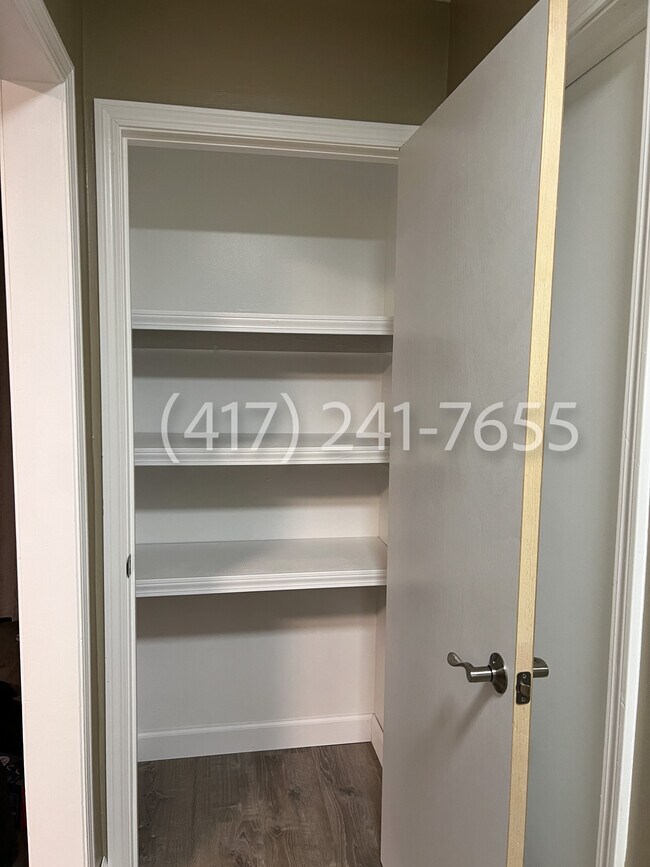 Building Photo - 3016 W Roxbury St