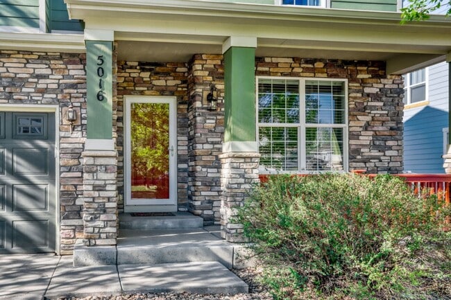 Building Photo - Bright, Seamless Living in Longmont’s Premier School District