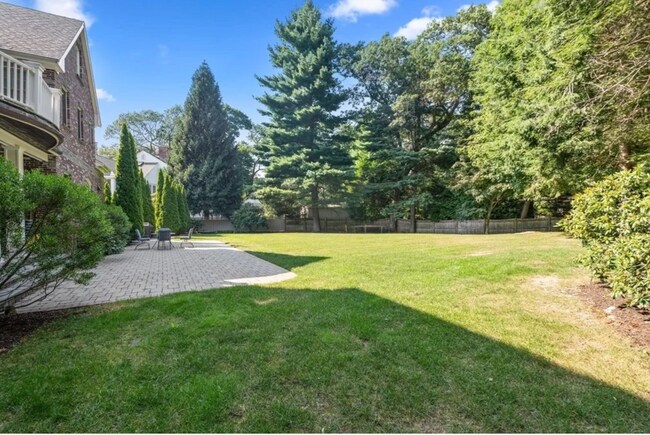 Building Photo - Entire house!!!! Luxury!!! Available September