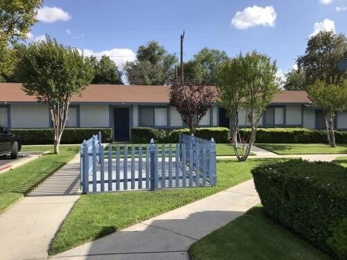 Building Photo - Hacienda Apartments