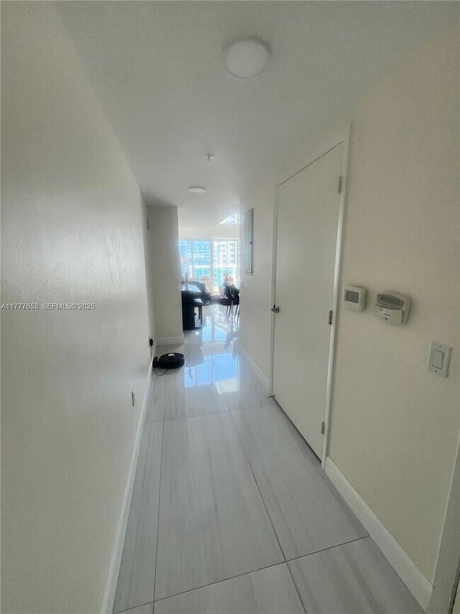 Building Photo - 41 SE 5th St