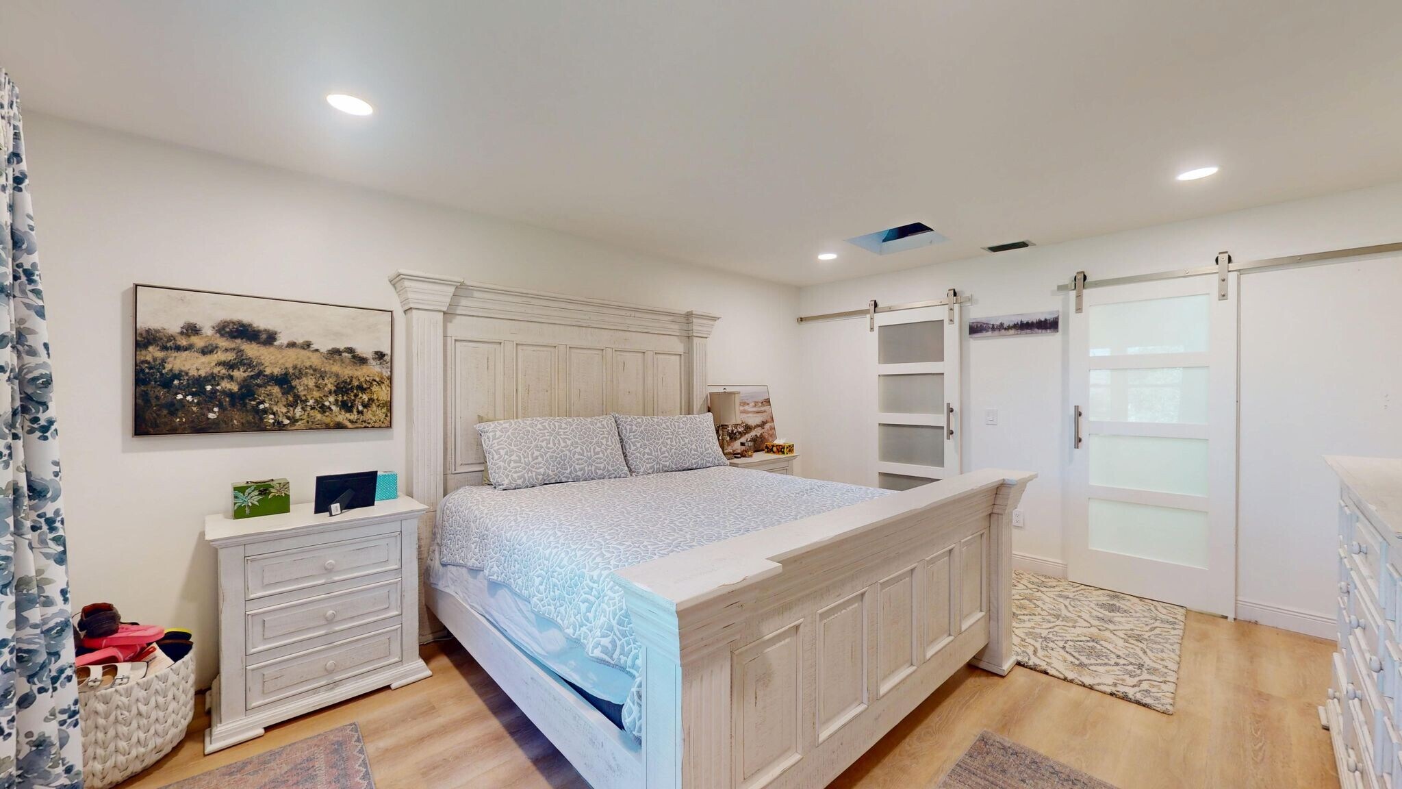 Building Photo - 385 E Hartford St