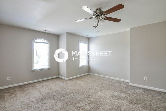 Building Photo - 4 Bedroom Pet-Friendly Home in Clayton, NC with Main Street Renewal