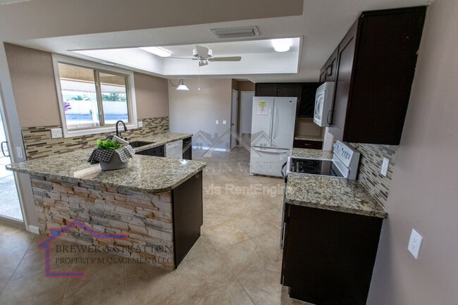 Building Photo - 18414 N 129th Ave