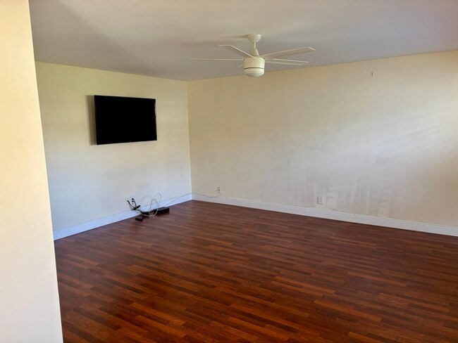 Building Photo - 185 Valencia H