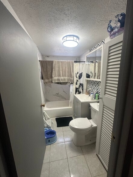 bathroom - 623 S 33rd St