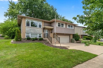 Building Photo - 15954 Ozark Ave