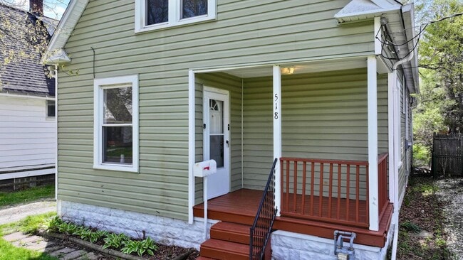 Building Photo - Spacious 3 Bedroom Home for Rent Near Downtown Toledo