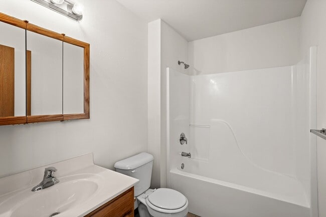 Building Photo - 701-703 Glenstone Dr.