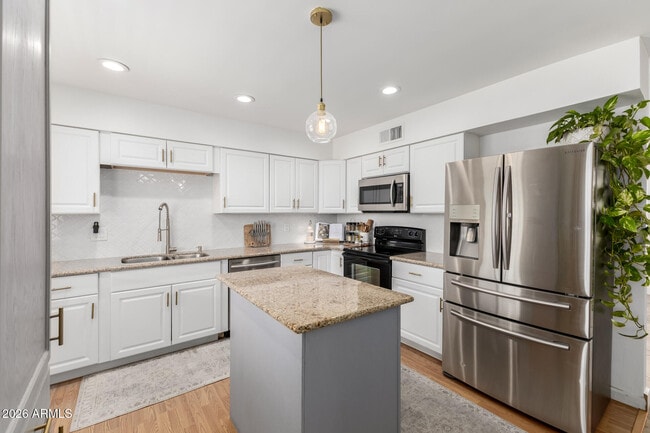 Building Photo - 7902 E Kimsey Ln