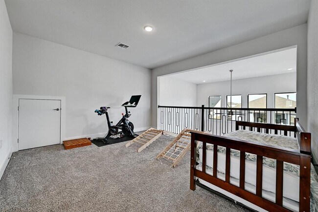 Building Photo - 8509 Silverthorne St