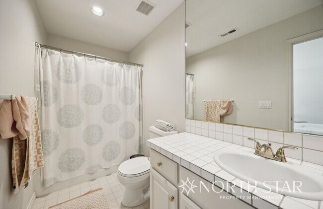 Building Photo - Beautiful Home with Mountain Views in the ...