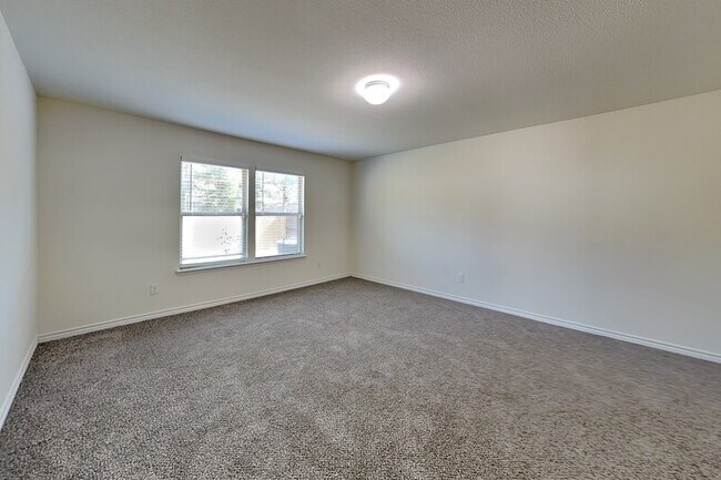 Building Photo - 14625 Briarcrest Dr