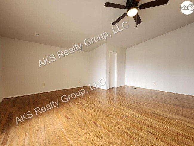 Building Photo - 1613 Stonewall Dr