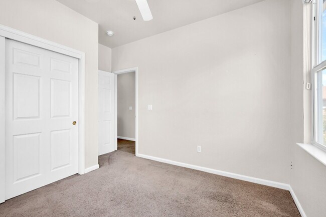 Building Photo - Move-In Ready 4-Bed, 3-Bath Gem in a Covet...