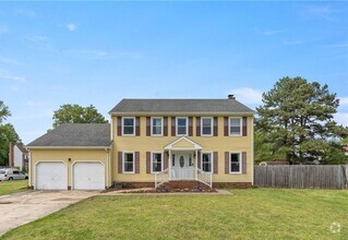 Building Photo - Gorgeous 4-bed, 2.5-bath home