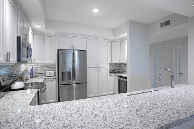 Building Photo - 1045 Jimmy Buffett Mem Hwy