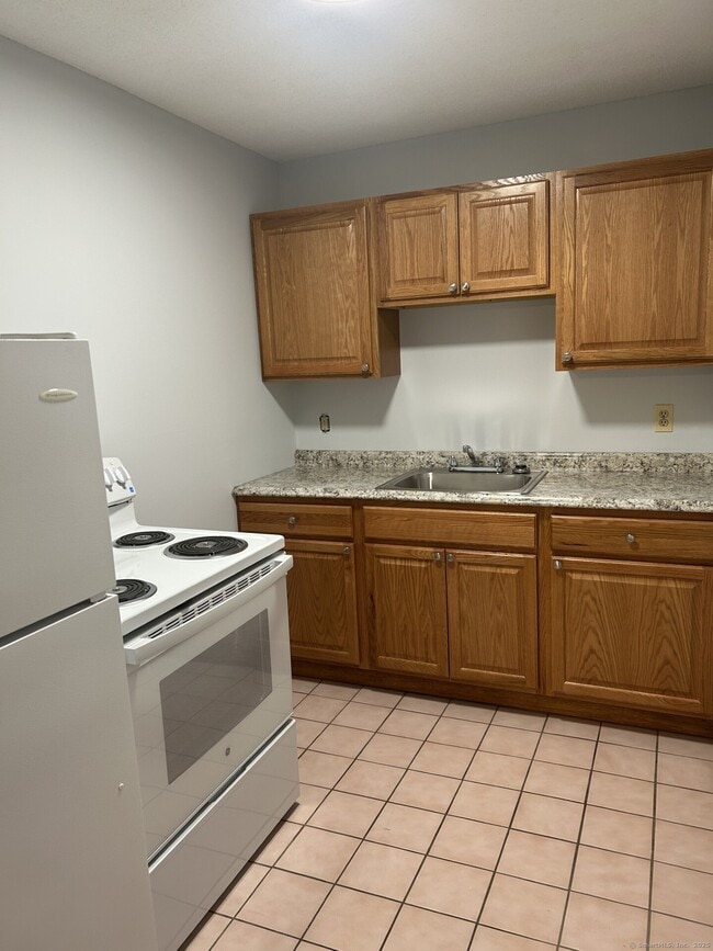Primary Photo - 46 N Cherry St