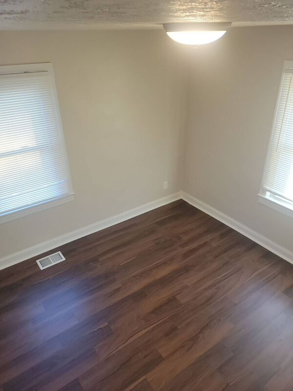 Building Photo - 525 Inverness Ave