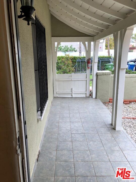 Building Photo - 4026 Ingraham St