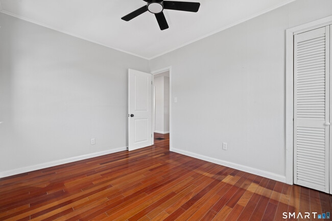 Building Photo - 3 Sunnieside Dr