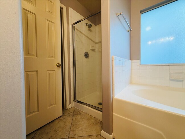 Building Photo - 19730 Cozy Cabbin Dr