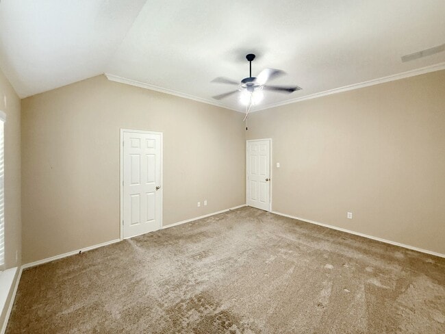 Building Photo - 1713 Lake Way Dr