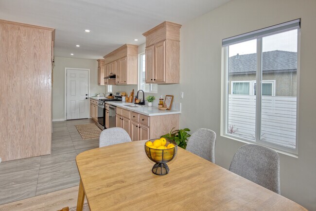 Building Photo - 11114 Ruthelen St