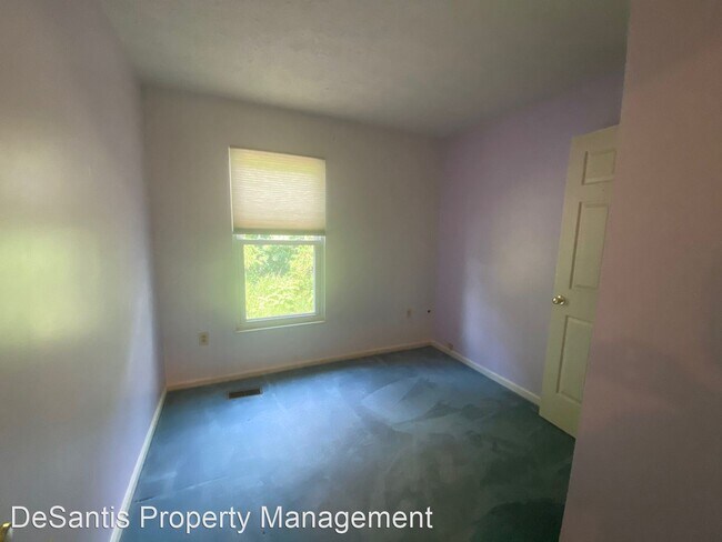 Building Photo - 3 br, 2.5 bath House - 902 Lexington Drive