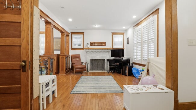 Building Photo - 30 Longfellow St NE