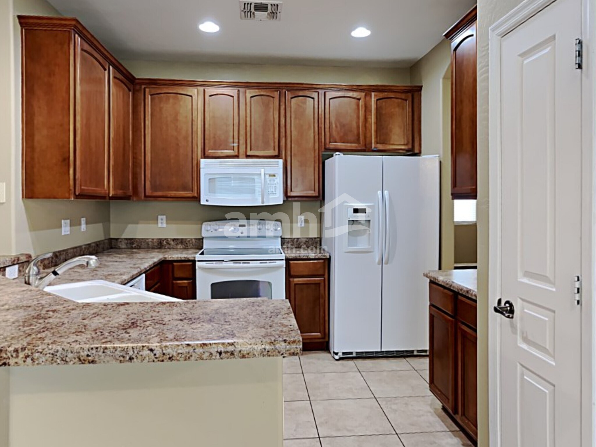 Building Photo - 11709 W Jefferson St