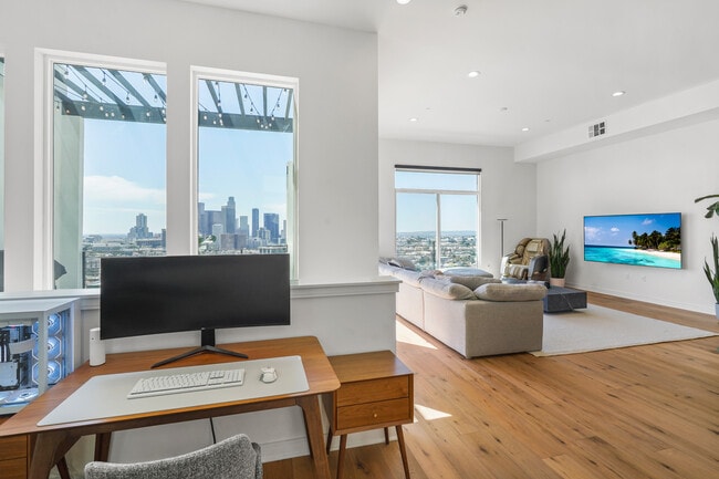 Building Photo - 1122 Panorama Way