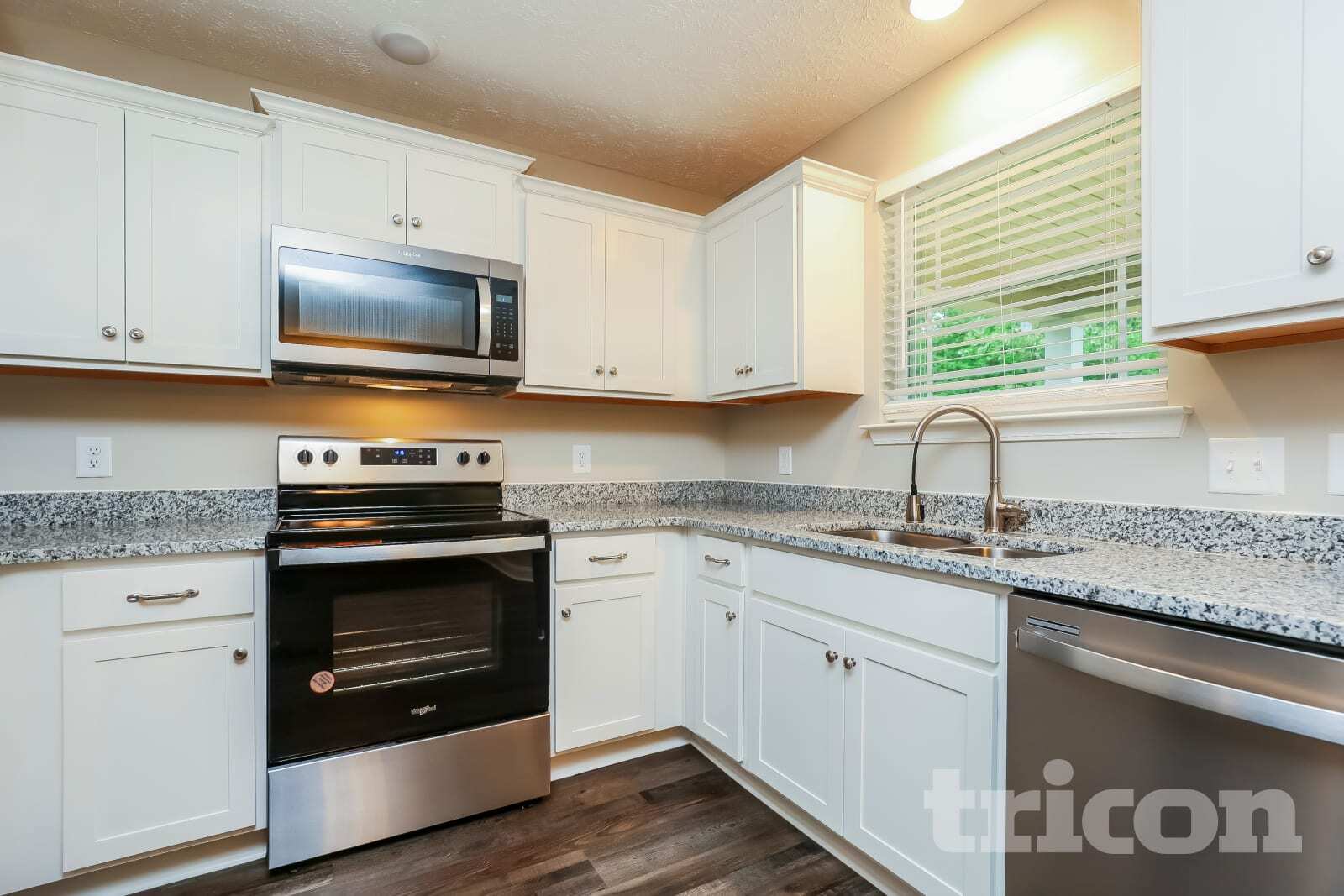 Building Photo - 716 Cedar Ln