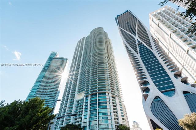 Building Photo - 900 Biscayne
