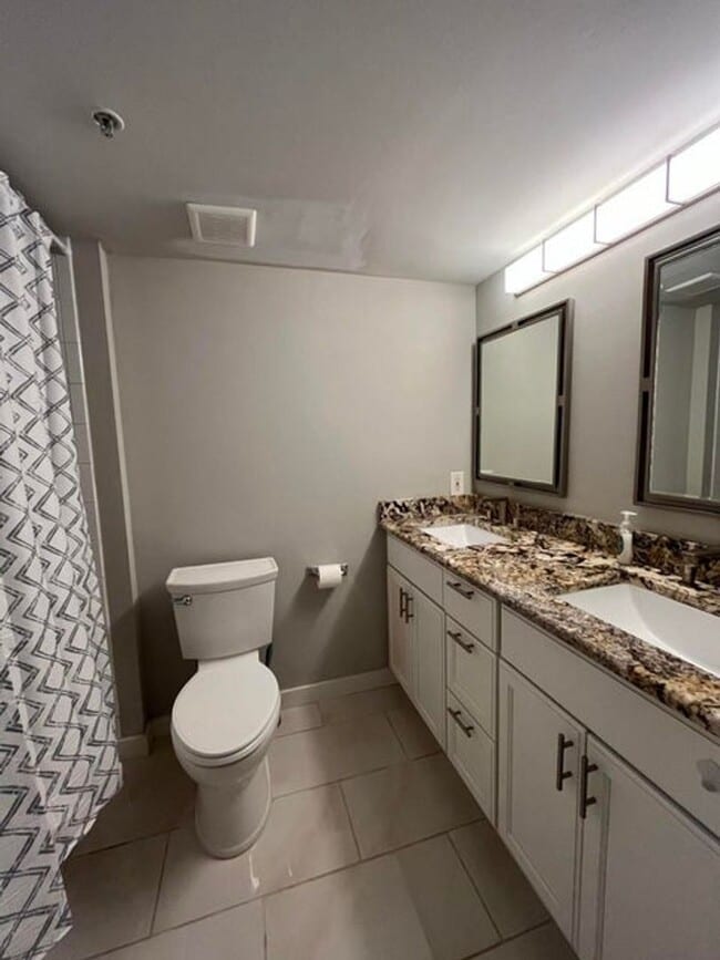 Building Photo - Portofino of jensen Beach