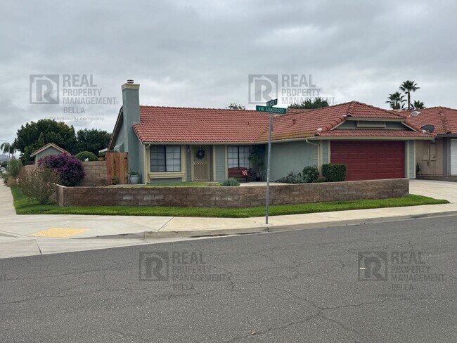 Primary Photo - Corner-Lot Charmer with Open Layout and Sp...