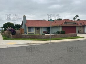Building Photo - Corner-Lot Charmer with Open Layout and Sp...