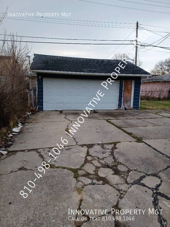 Building Photo - 3 bedroom 1 bath spacious home! newly reno...
