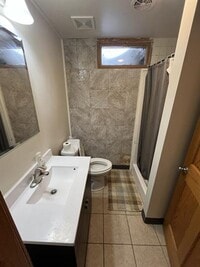 Building Photo - 5 bedroom/ 2 bath home within walking distance to BSU