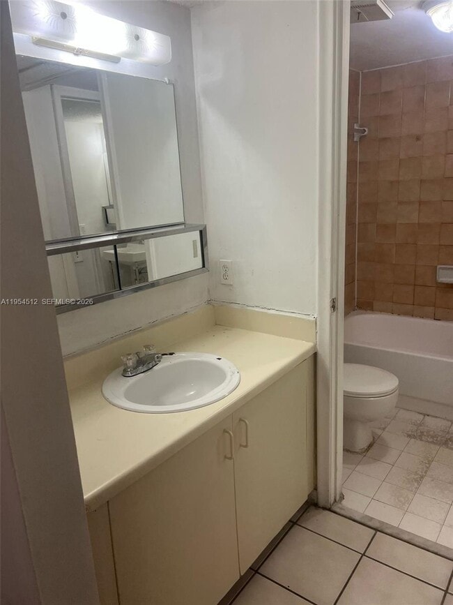 Building Photo - 556 NW 114th Ave