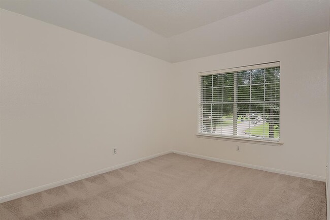 Building Photo - 11 Valleybrook Pl