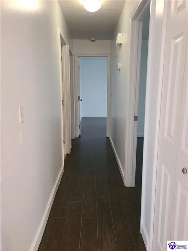 Building Photo - 1506 W Elm Rd