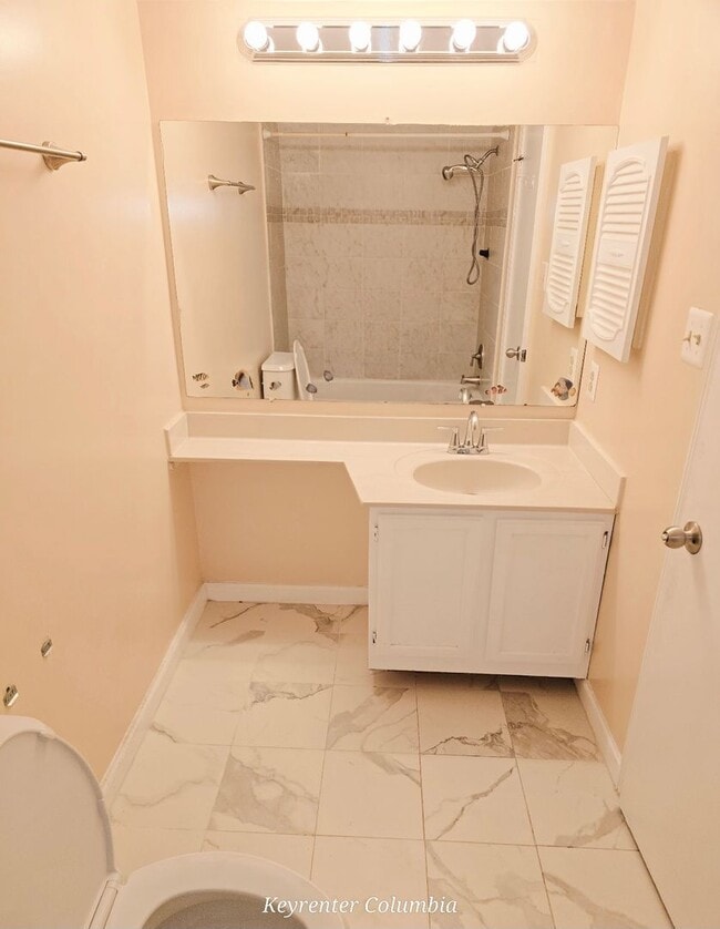 Building Photo - Beautiful 3BR Townhome in Burtonsville | Garage, Deck & Community Amenities