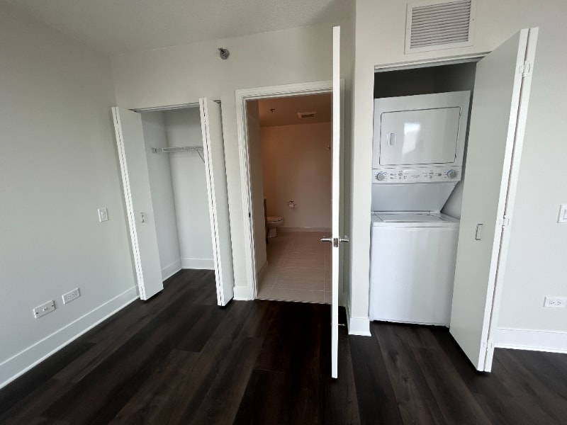 Building Photo - 309 N Canal St