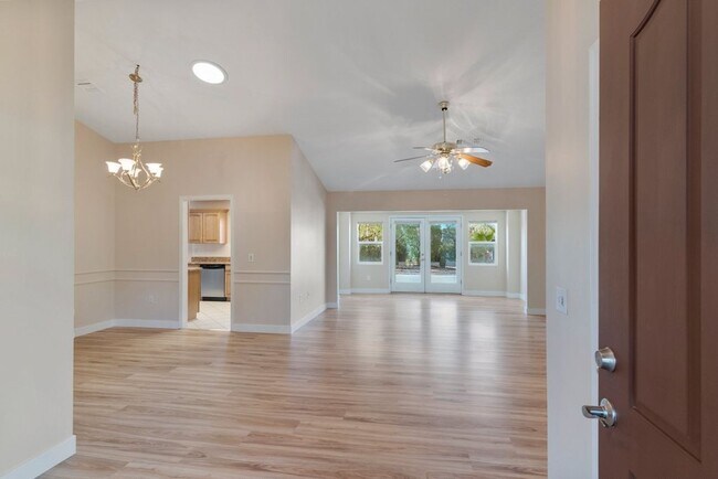 Building Photo - Gorgeous 2 Bed 2 Bath Single Story home in...