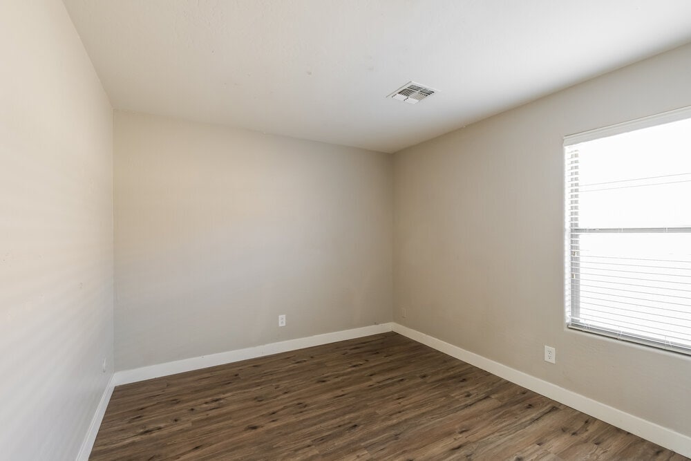 Building Photo - 2029 W Allens Peak Dr