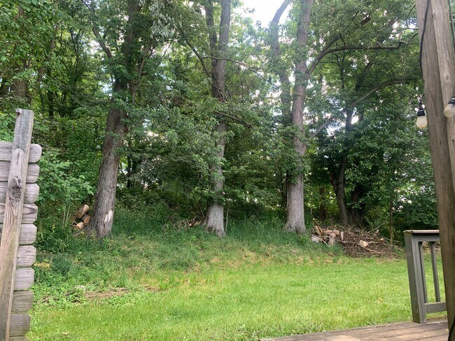 Building Photo - 584 Cedardale Dr