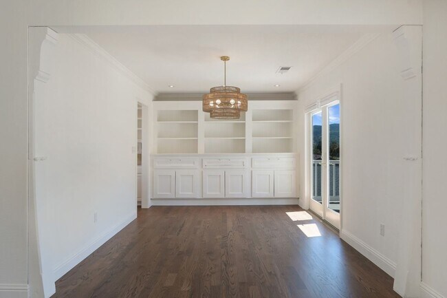Building Photo - 5 Santa Victoria Ct