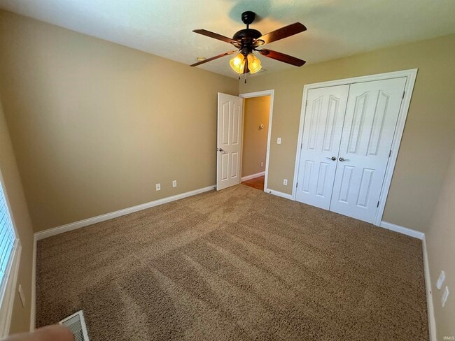 Building Photo - 10700 Tecumseh Dr